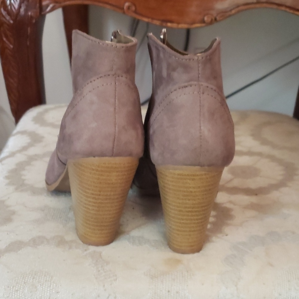 Booties - Picture 4 of 5
